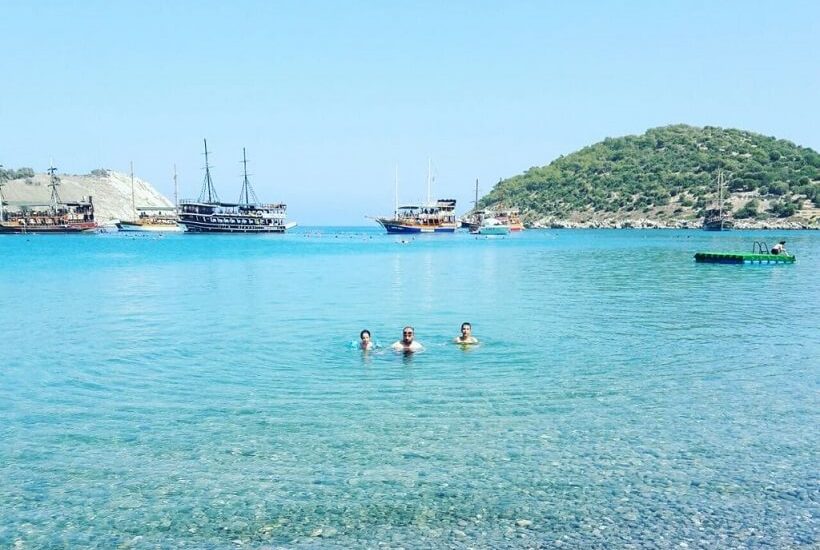 van-akdamar-adasi-yuzme-gezisi